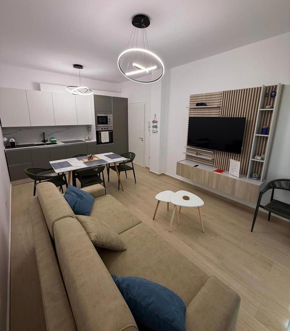 TV and multimedia, Kitchen or kitchenette, Living room, Dining area, Evening entertainment, oven, stove