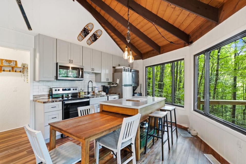 Upta Camp House in Beech Mountain