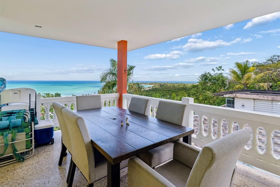 Villa Marbella - Ocean Views & Private Pool House in Fajardo