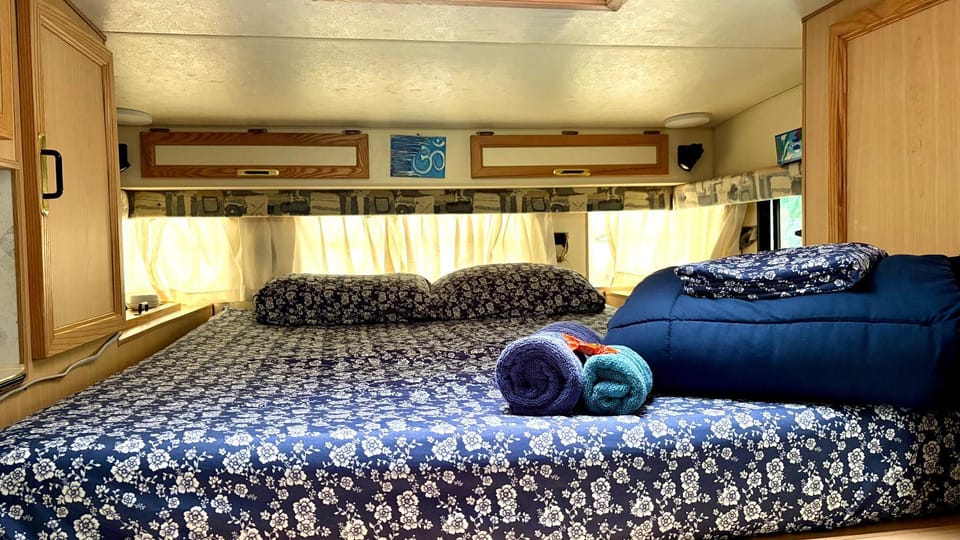 Camper for 2 less than half a mile from Mt Rainier Campground/ 
RV Resort in Washington