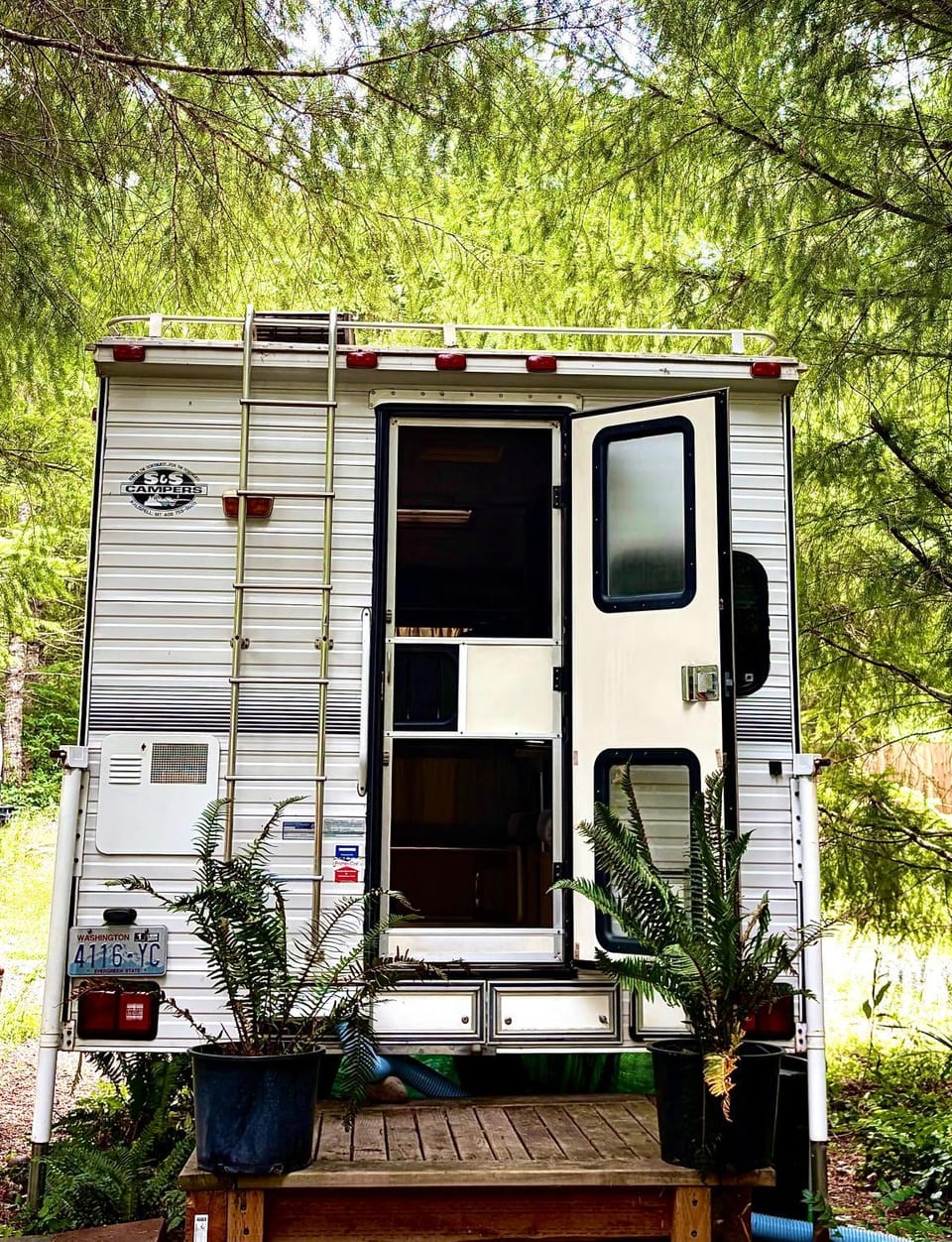 Camper for 2 less than half a mile from Mt Rainier Campground/ 
RV Resort in Washington