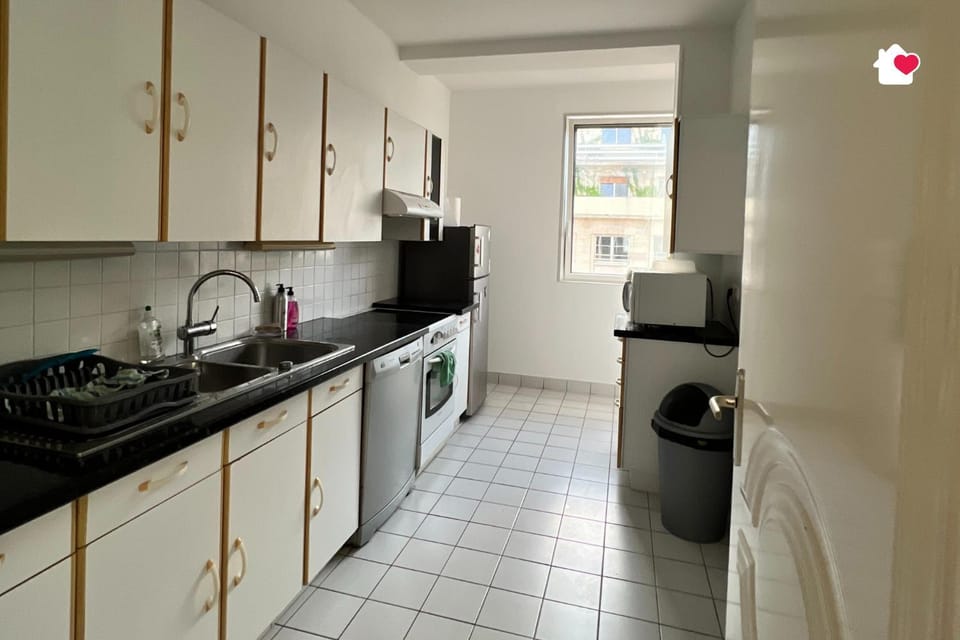 Kitchen or kitchenette, dishwasher, oven, stove