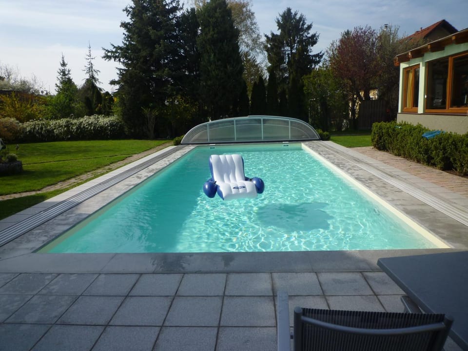 Swimming pool, Swimming pool