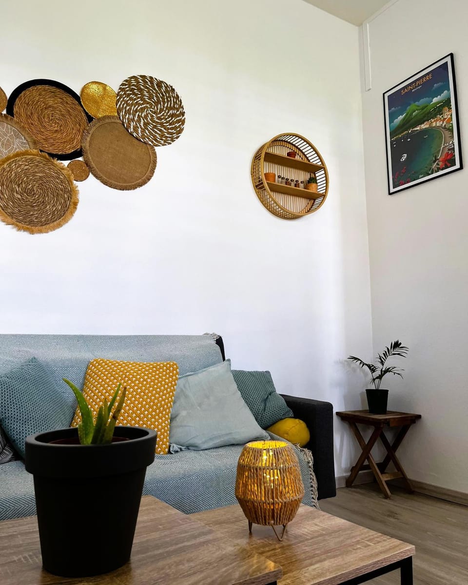 Living room, Decorative detail, Seating area