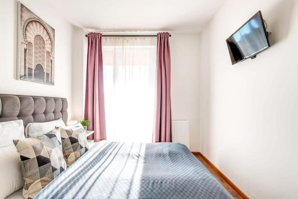 Central - NEW - with Sunny Balcony Apartment in Budapest