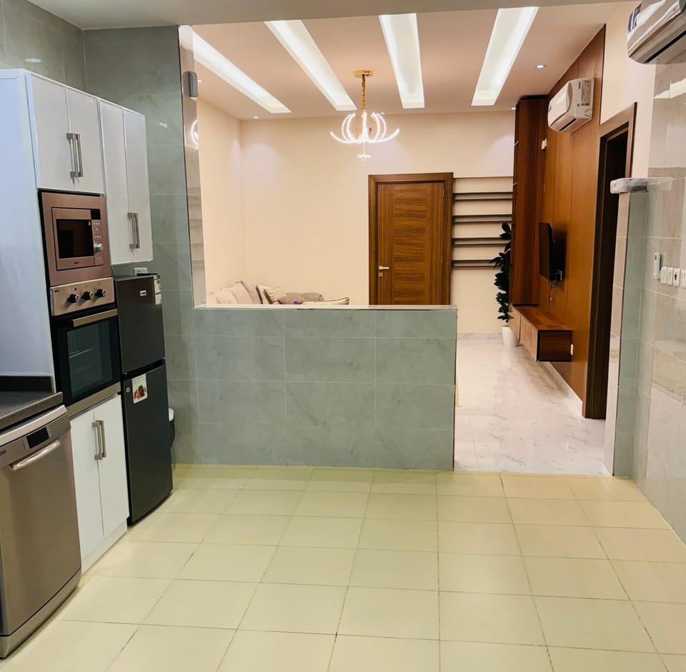 Kitchen or kitchenette, Living room