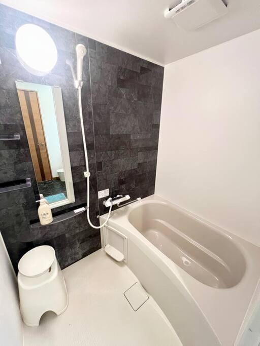 Shower, Hot Tub, Bathroom, Bath