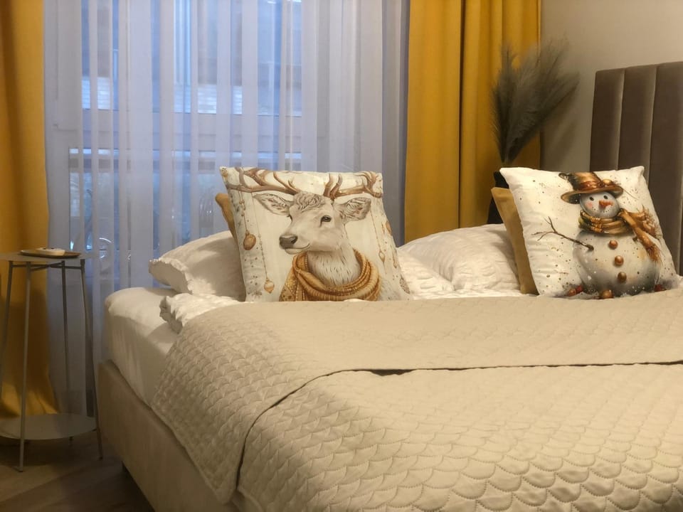 Komfortowe Apartamenty Kielce Klonowa ,ogródek, garaż podziemny, samodzielne wejście na kod 24h Apartment in Poland