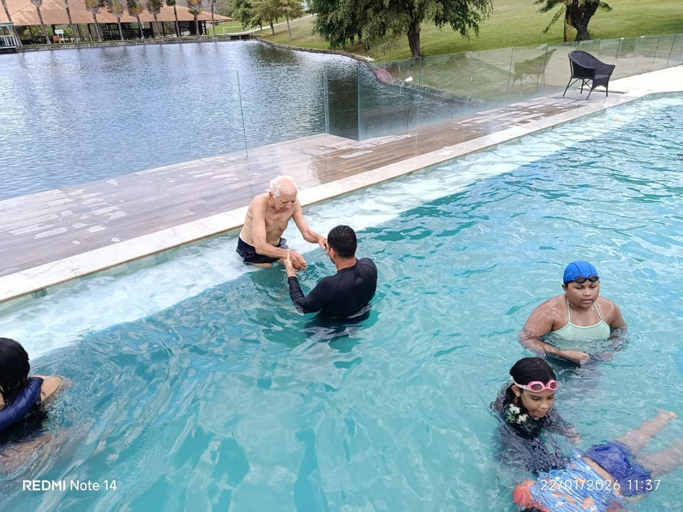 Swimming pool