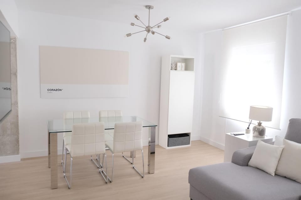 Dining area, internet