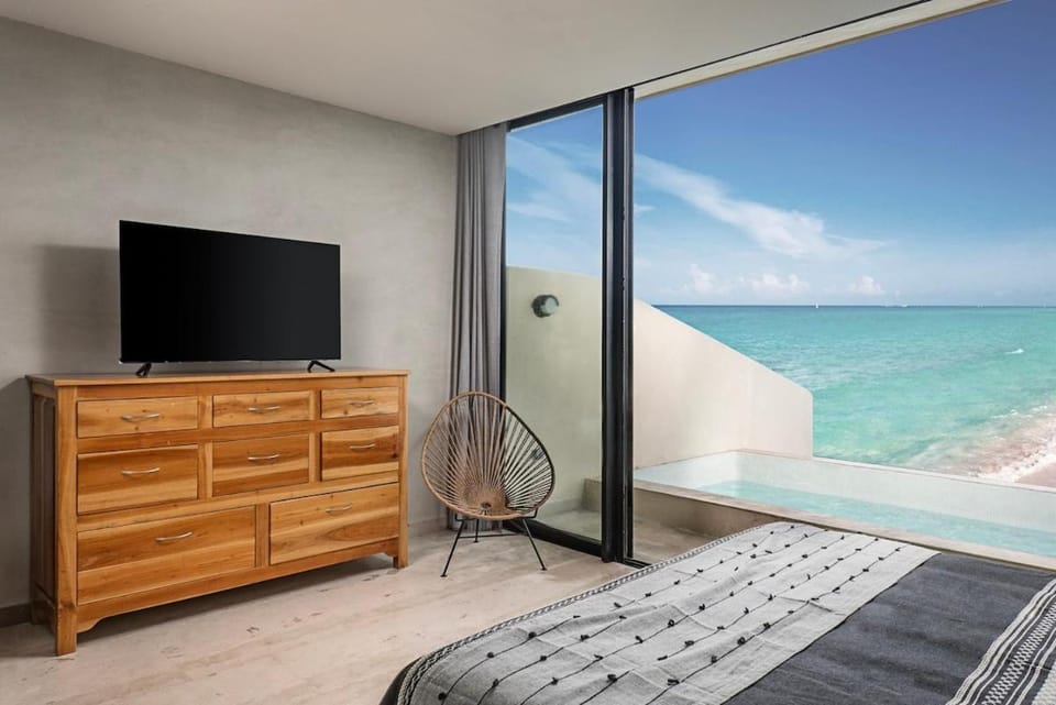Bed, TV and multimedia, Bedroom, Sea view