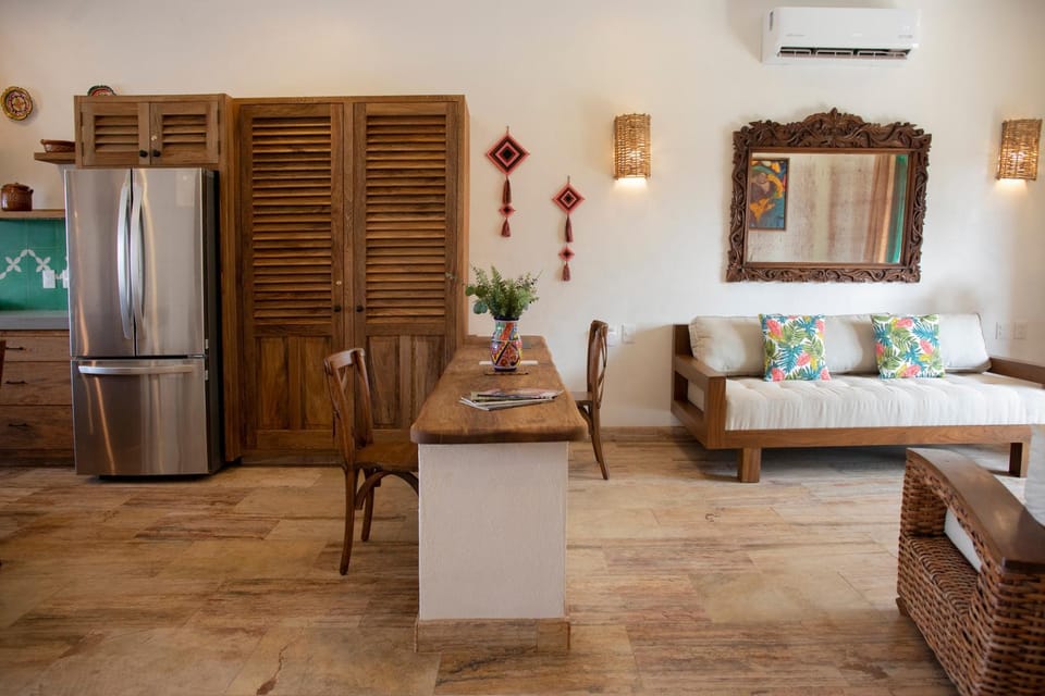 Living room, Photo of the whole room, Seating area, air conditioner