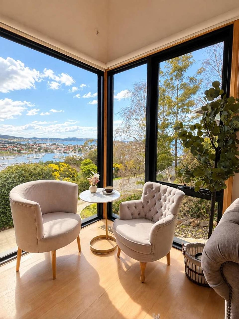 Leura Bayview Retreat - close to CBD&Air port House in Tasmania