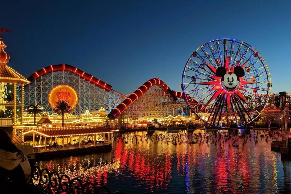 Nearby landmark, Night, Evening entertainment, Evening entertainment