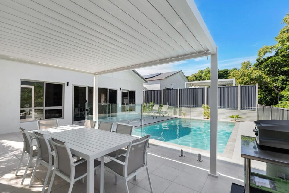 Patio, Dining area, Pool view, Swimming pool