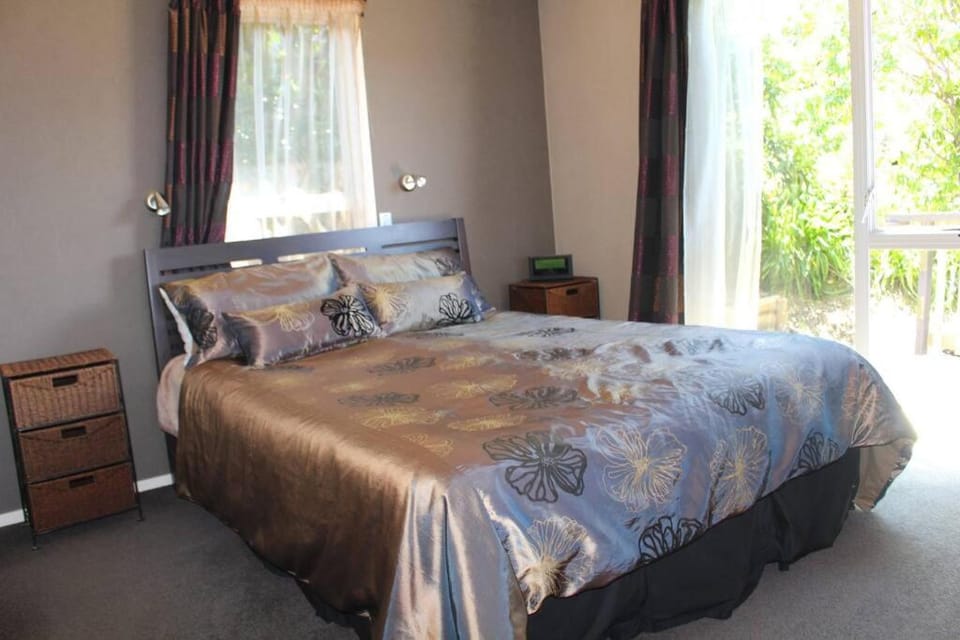 Skyehaven Holiday Home - Coromandel Town House in Auckland Region