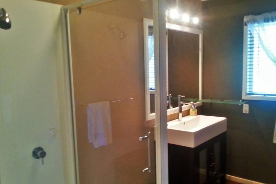 Skyehaven Holiday Home - Coromandel Town House in Auckland Region