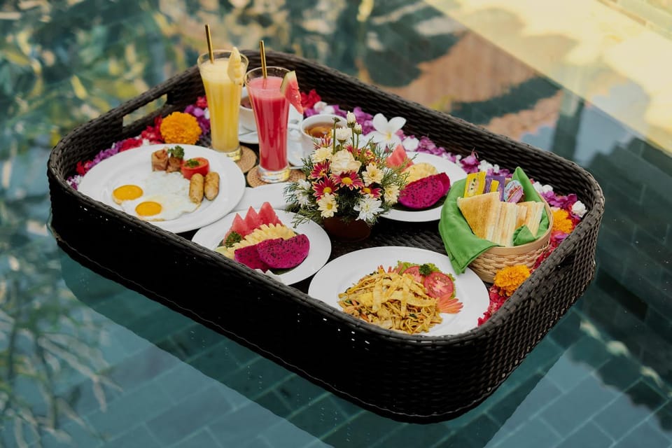 Food and drinks, Food, Pool view, Breakfast, Continental breakfast, Dinner