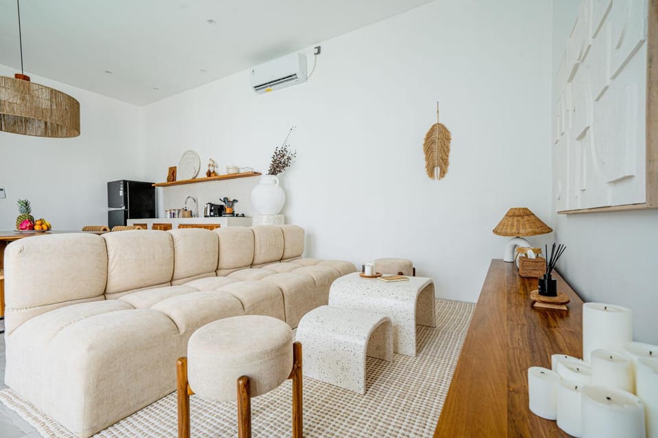 Living room, Seating area, air conditioner