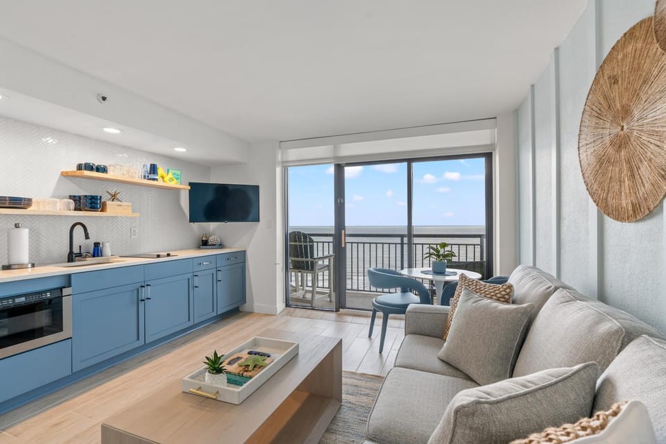 Kitchen or kitchenette, Living room, Dining area