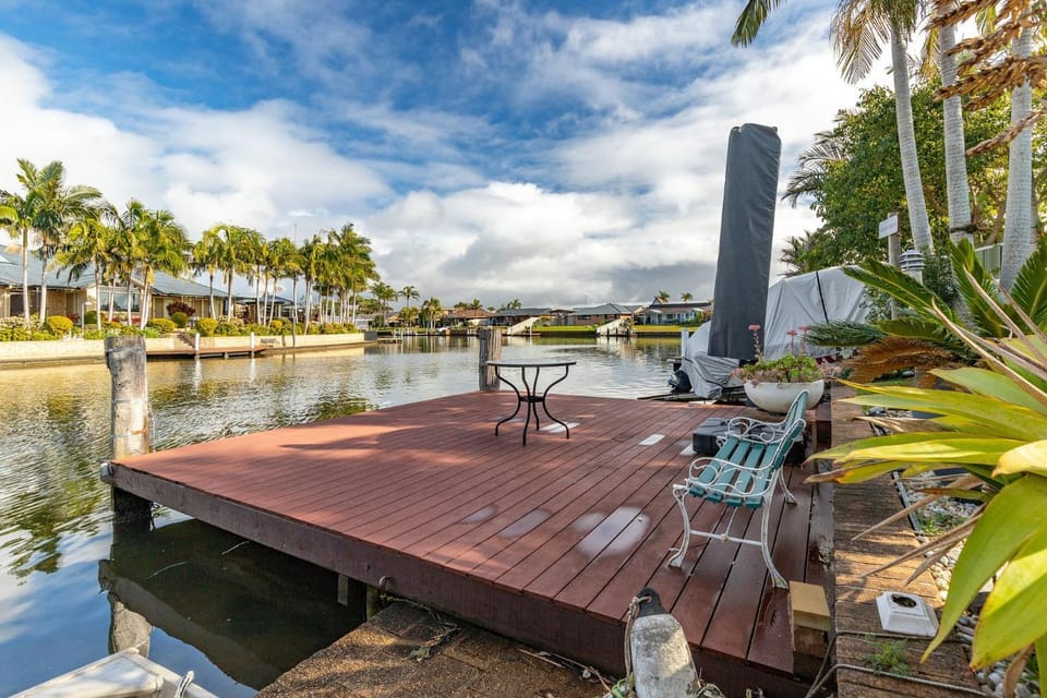 Patio, Lake view, River view