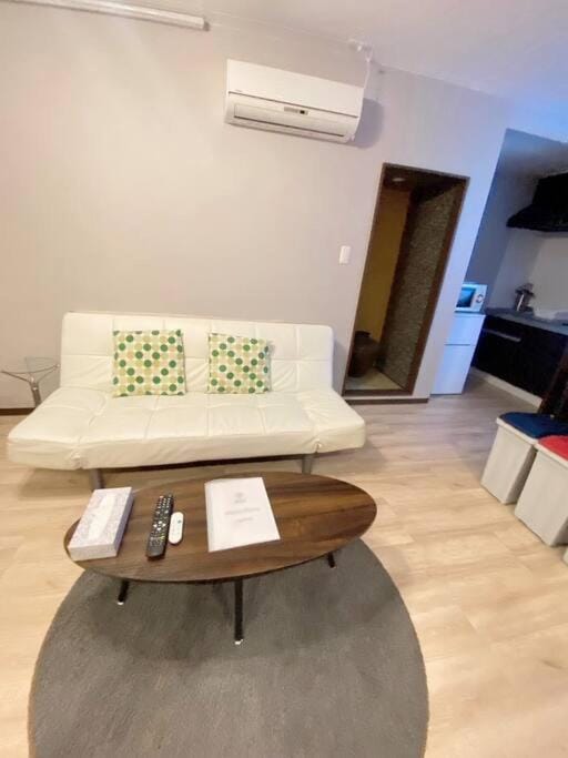 月The house located in Tsuruhashi Easy to accces Apartment in Osaka