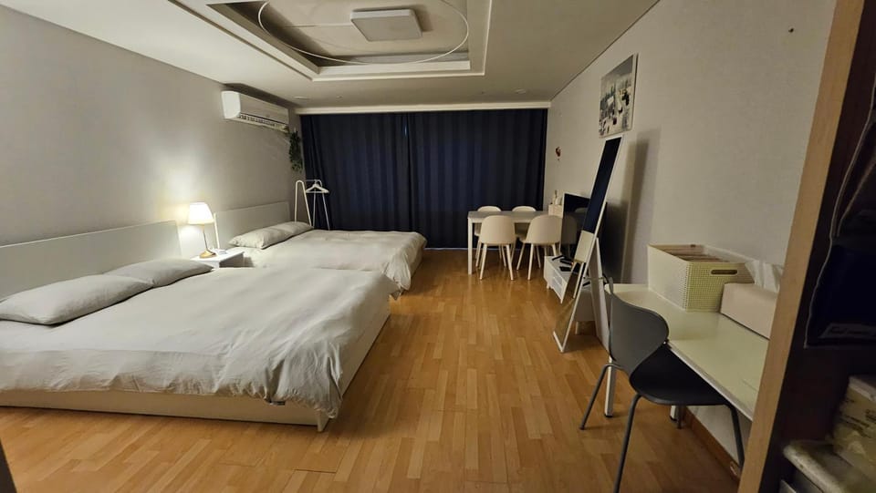 Hongdae Cleanhouse Bed and Breakfast in Seoul