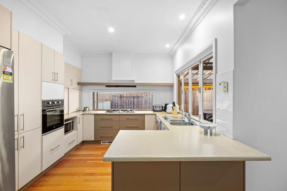 Elegant Luxury - Family Entertainer in Ringwood House in Melbourne
