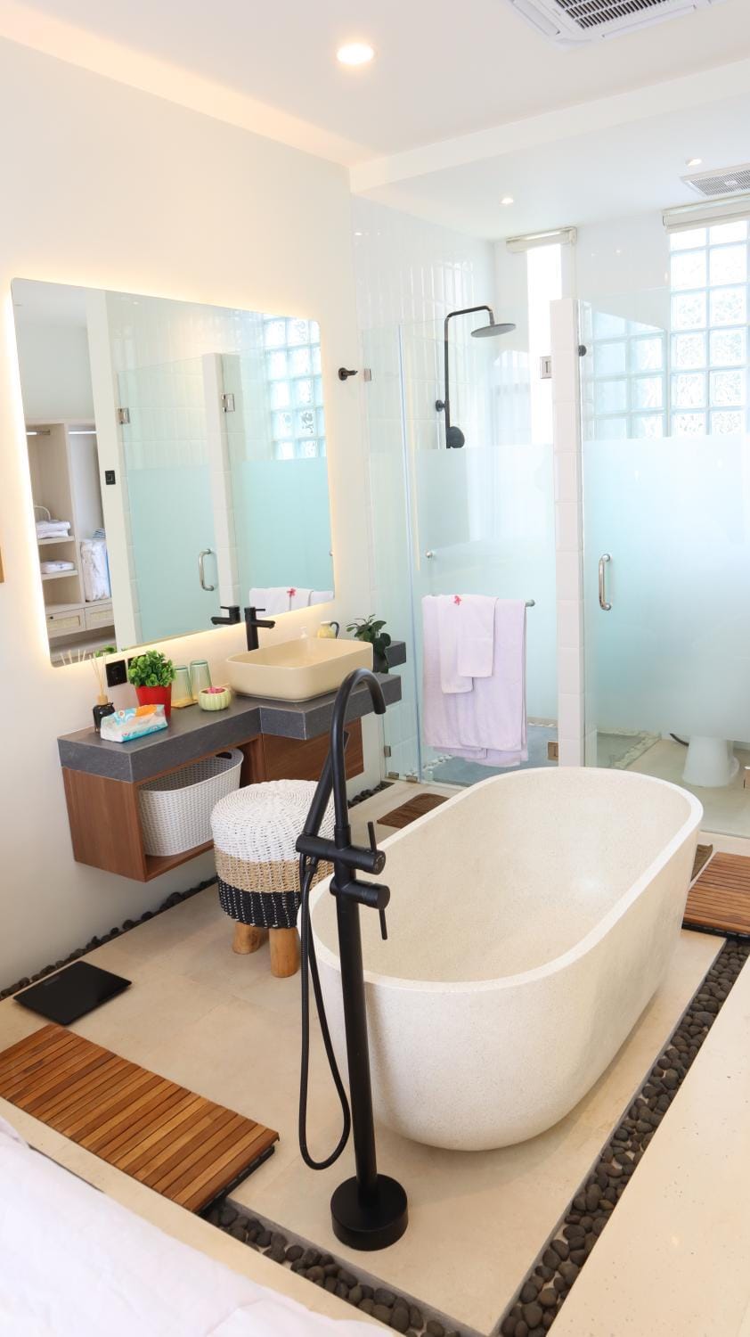 Bathroom, Bedroom, Bath