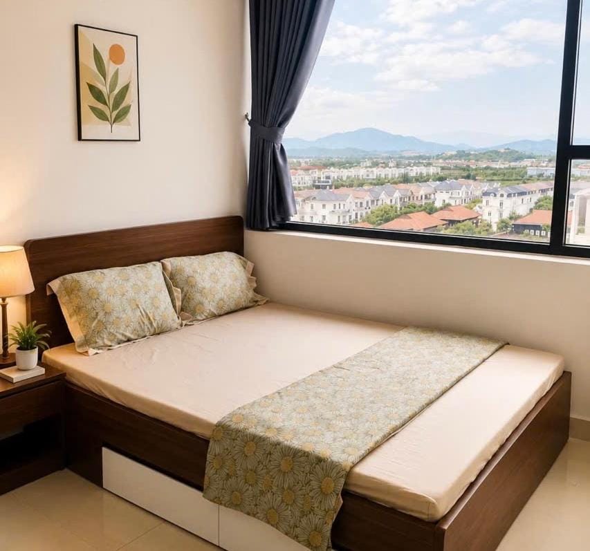 LOVE HOME-peaceful Apart -2bedroom-5'Trang Tien Apartment in Vietnam