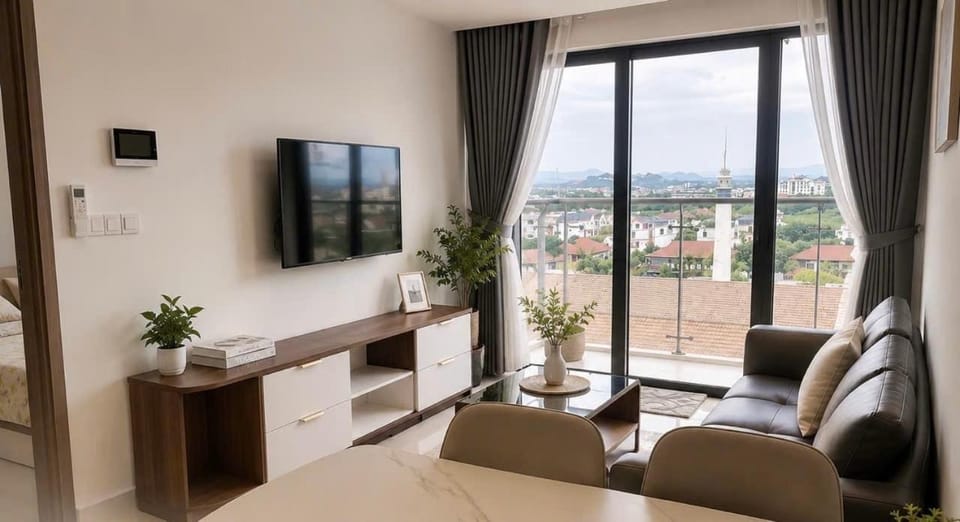 LOVE HOME-peaceful Apart -2bedroom-5'Trang Tien Apartment in Vietnam