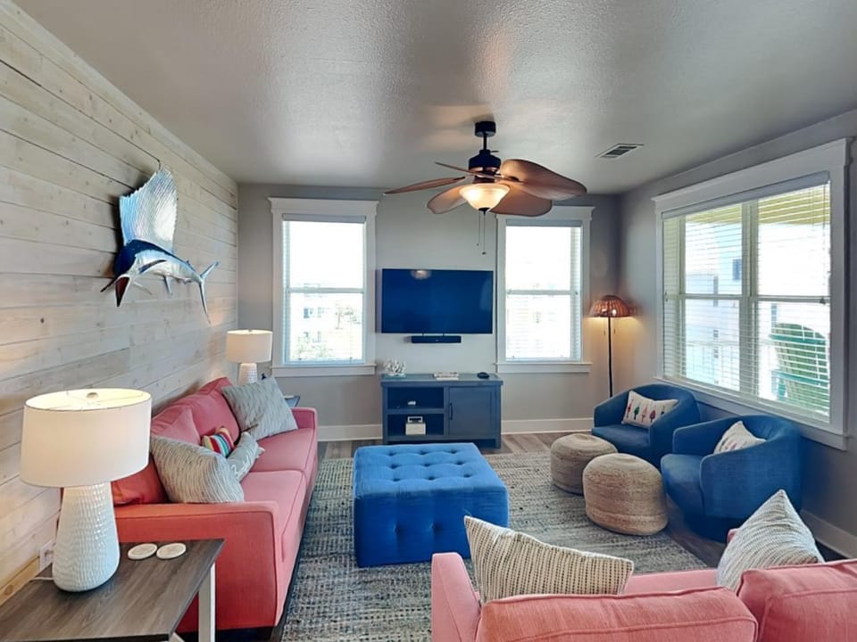 TV and multimedia, Living room, Seating area, furniture