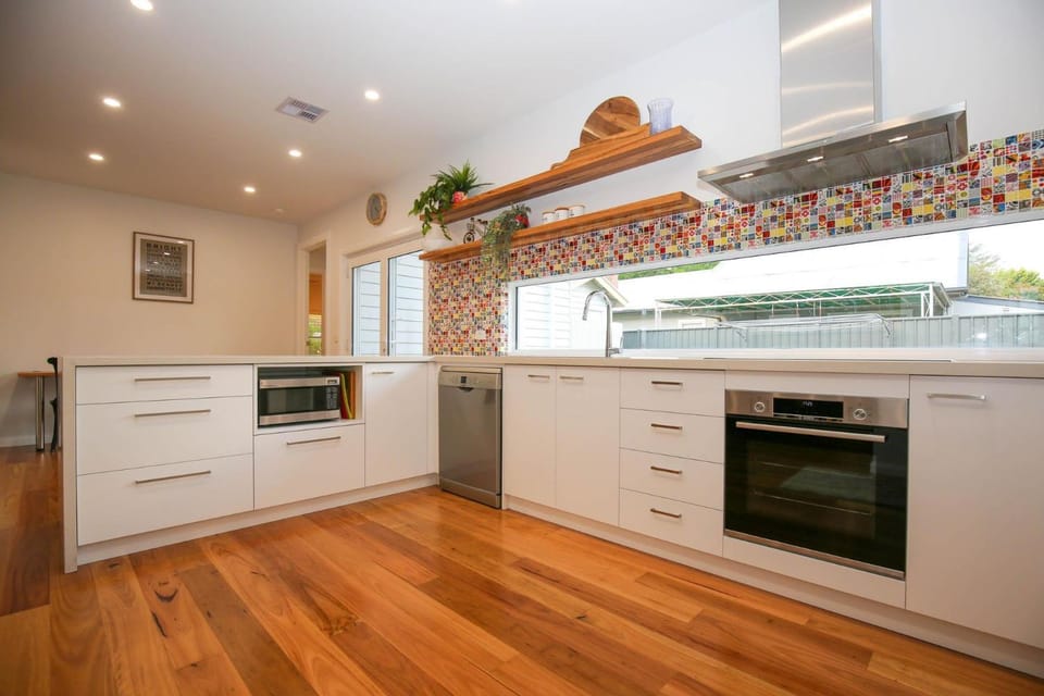 Kitchen or kitchenette, dishwasher, microwave, oven, pet friendly, stove