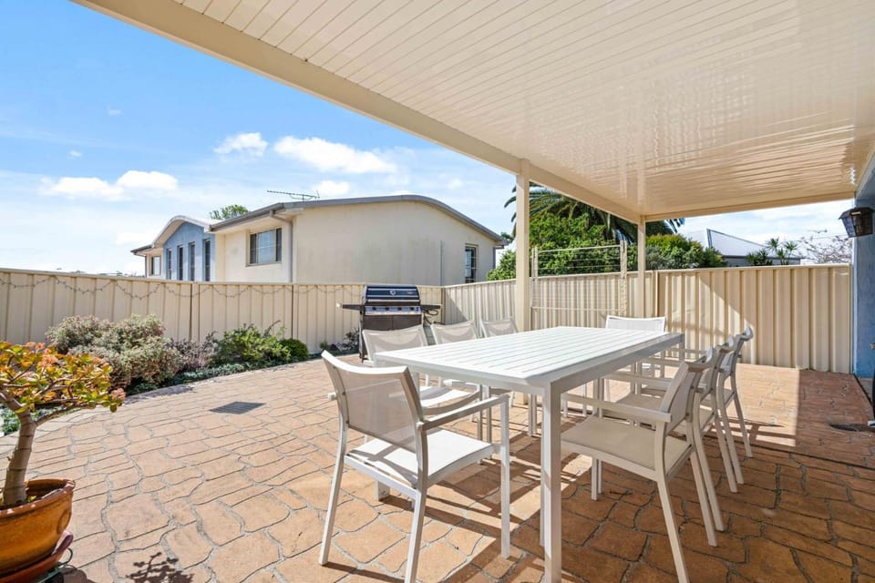 Pier 8 by Experience Jervis Bay House in Huskisson