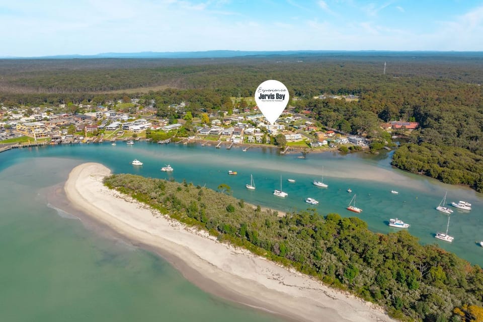Pier 8 by Experience Jervis Bay House in Huskisson