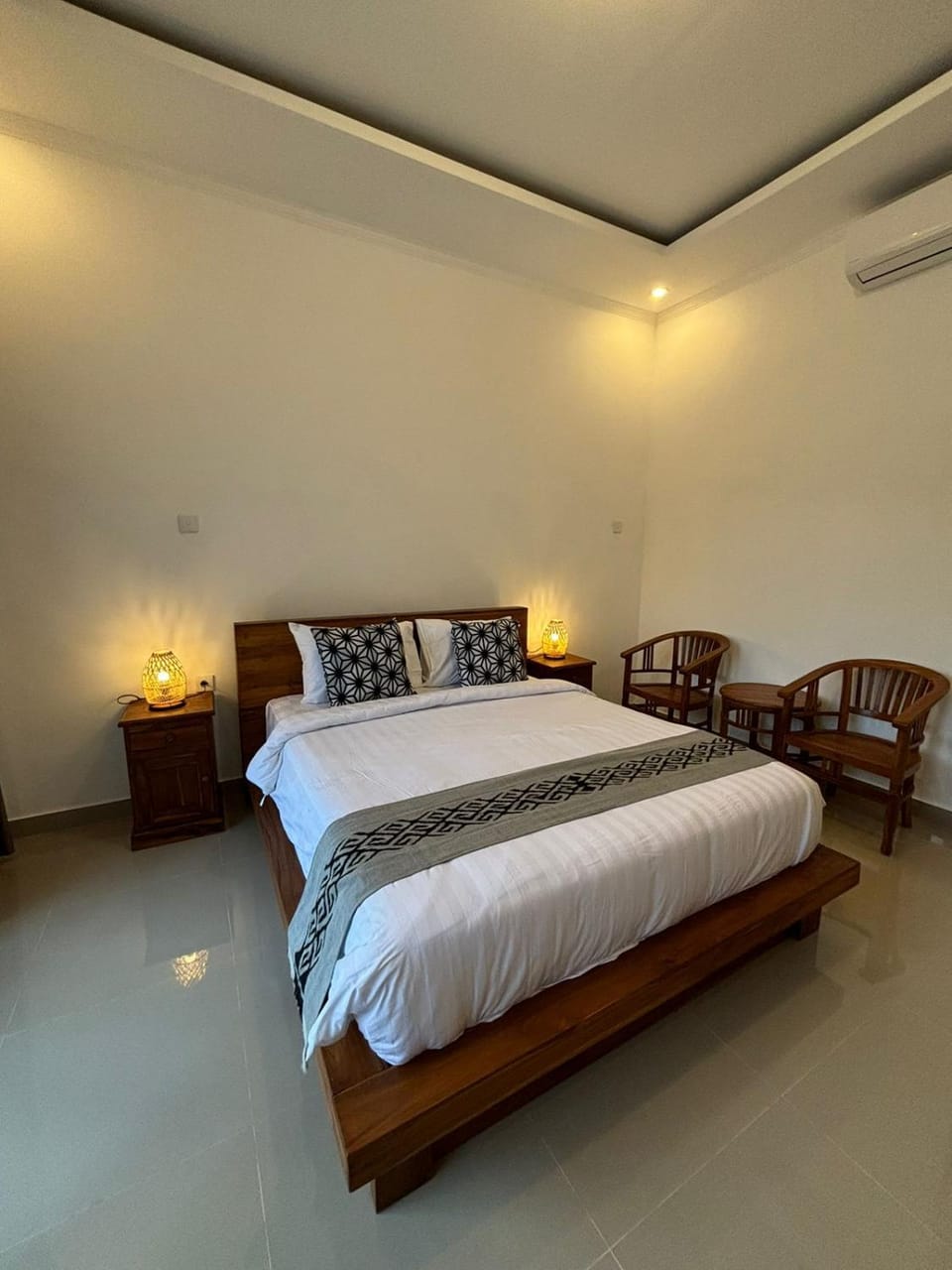 Bed, Photo of the whole room, Bedroom, air conditioner