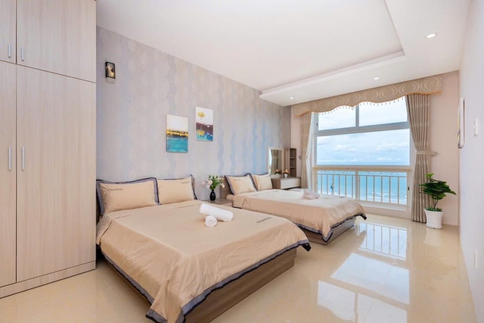Bed, Natural landscape, Living room, Photo of the whole room, Seating area, Bedroom, Sea view, towels