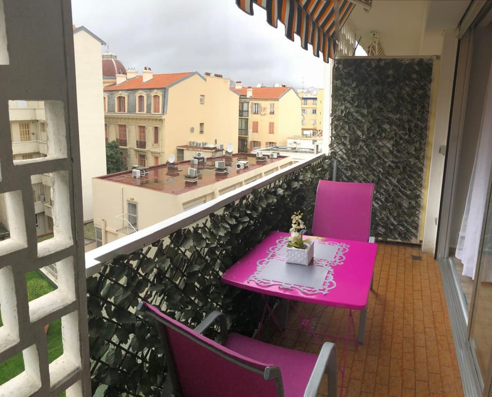 Balcony/Terrace, Quiet street view