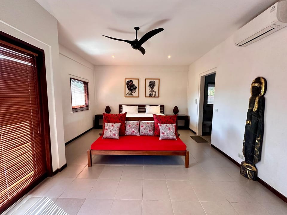 Bed, Bedroom, air conditioner