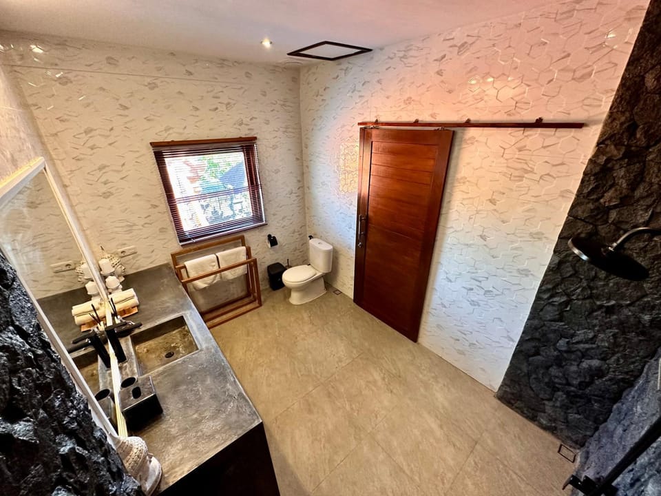 Toilet, Bathroom