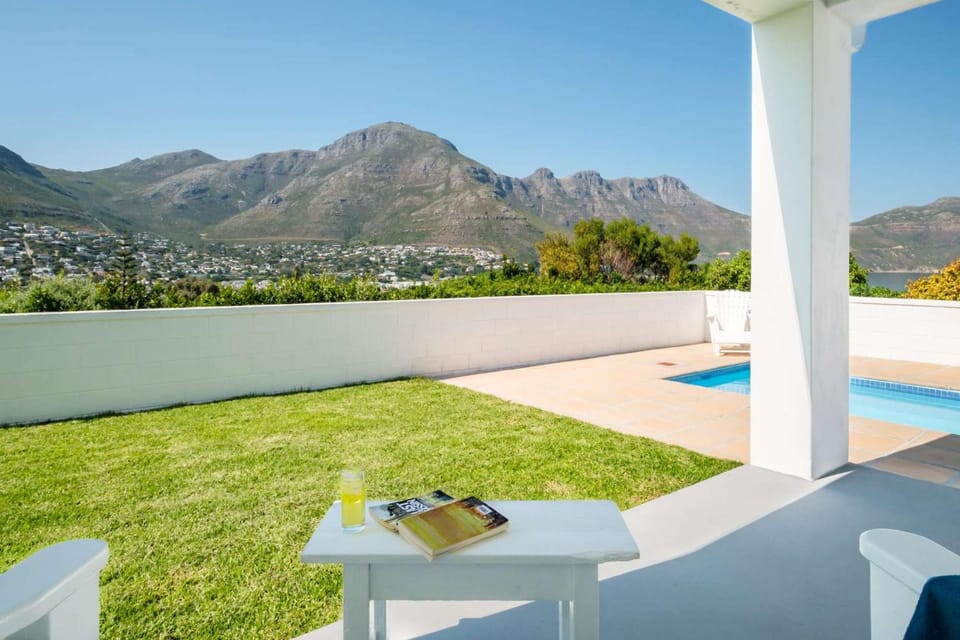 Property building, Seating area, Mountain view, Swimming pool