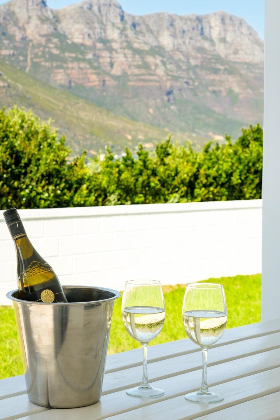 Patio, View (from property/room), Balcony/Terrace, Dining area, Mountain view