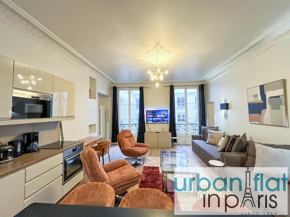 Urban Flat 63 - Beautiful 3 Bedroom Flat Champs-Elysees Apartment in Paris