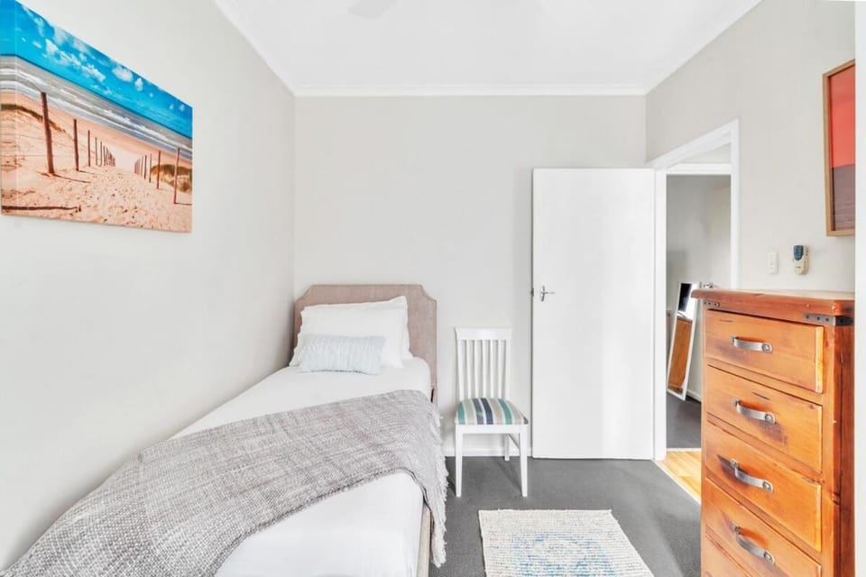 Semaphore's Seaside Retreat Apartment in Adelaide