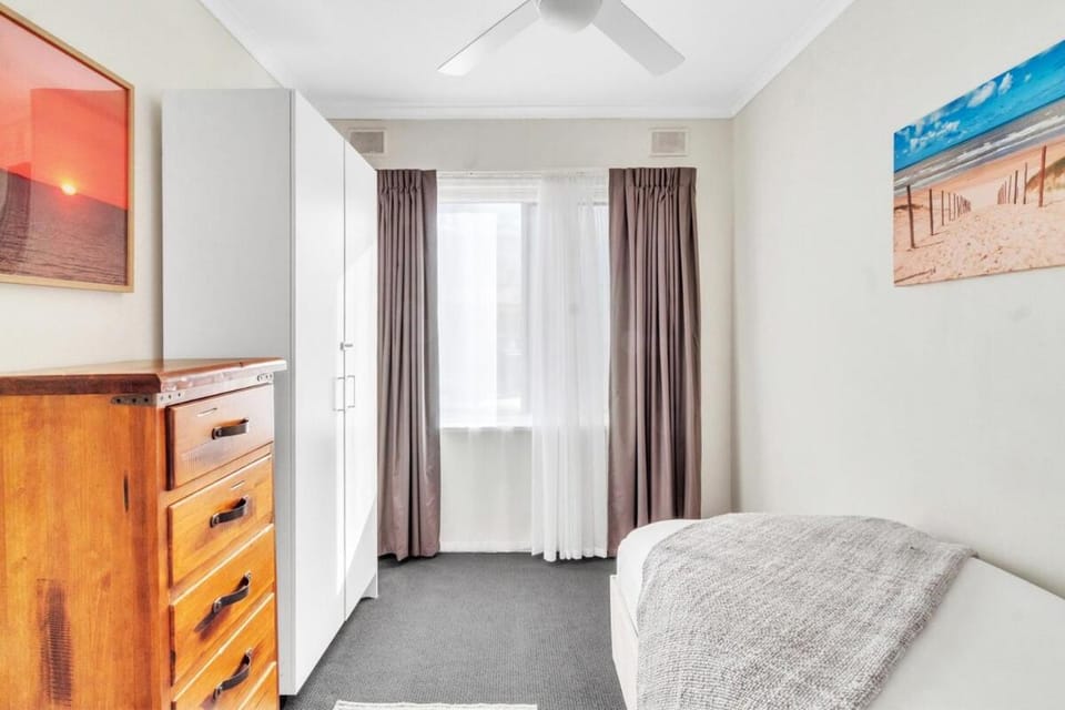 Semaphore's Seaside Retreat Apartment in Adelaide