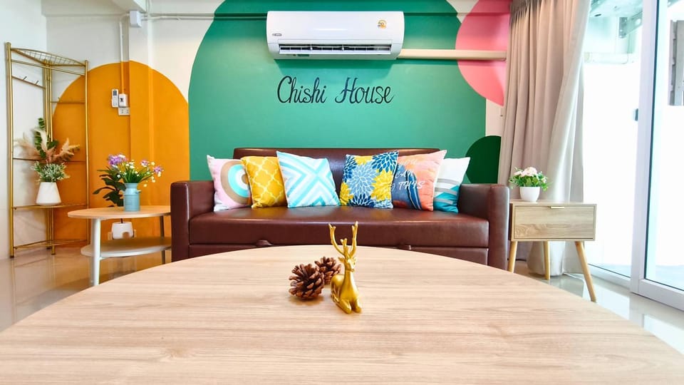 Living room, Seating area, air conditioner