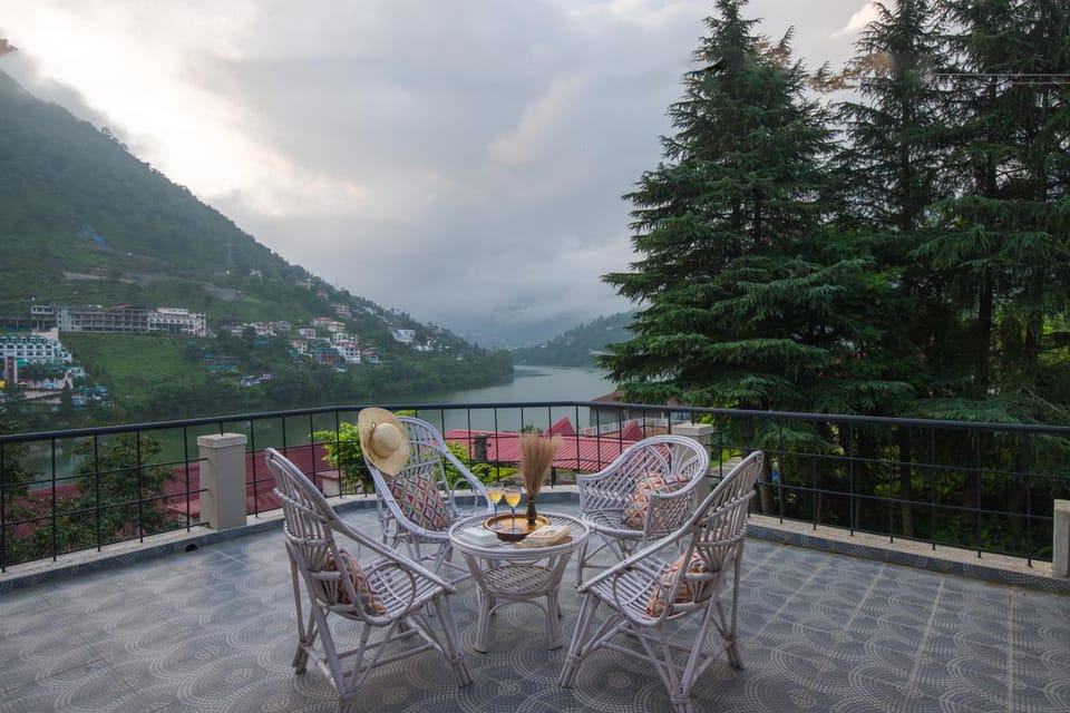 Patio, Nearby landmark, Day, Natural landscape, View (from property/room), Balcony/Terrace, Living room, Seating area, Dining area, Lake view, Mountain view, River view