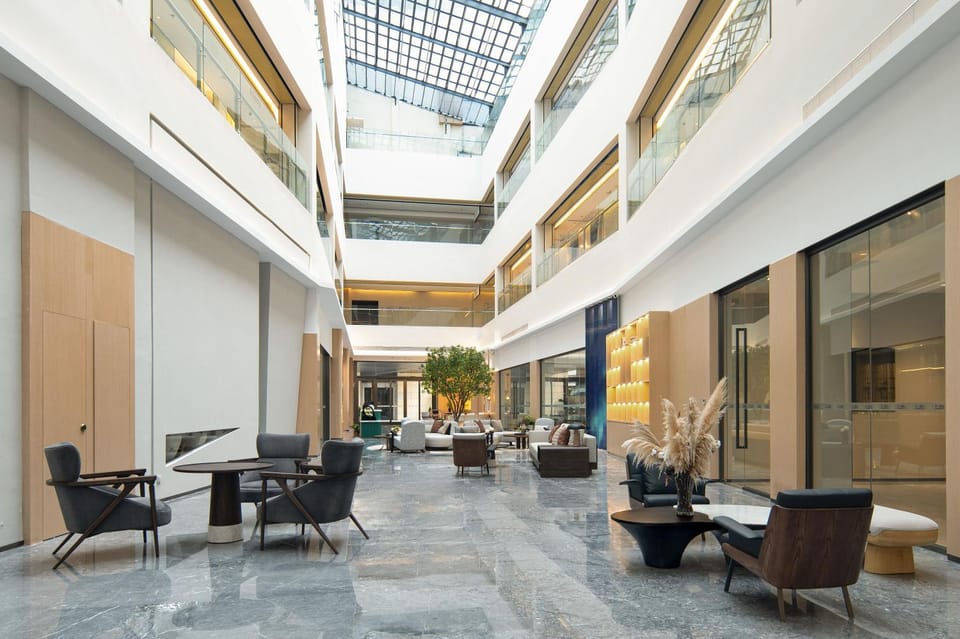 Day, Seating area
