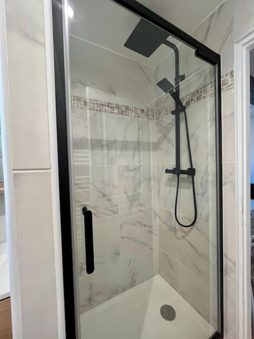 Shower, Bathroom
