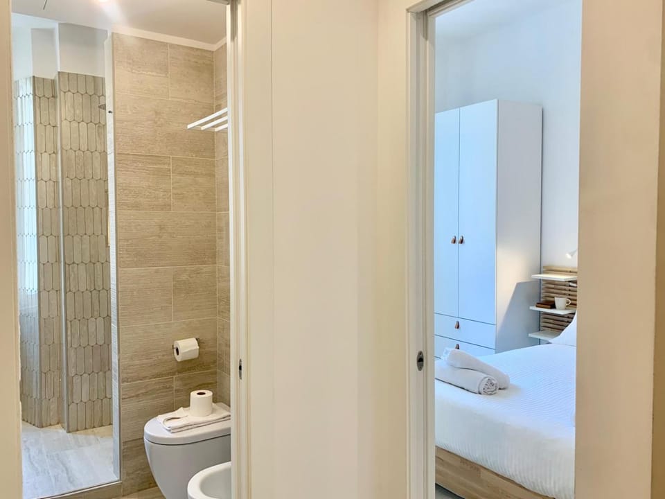 Toilet, Bedroom